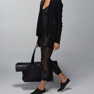 Lululemon Inky Floral Seek the Heat Mesh Crop Pant